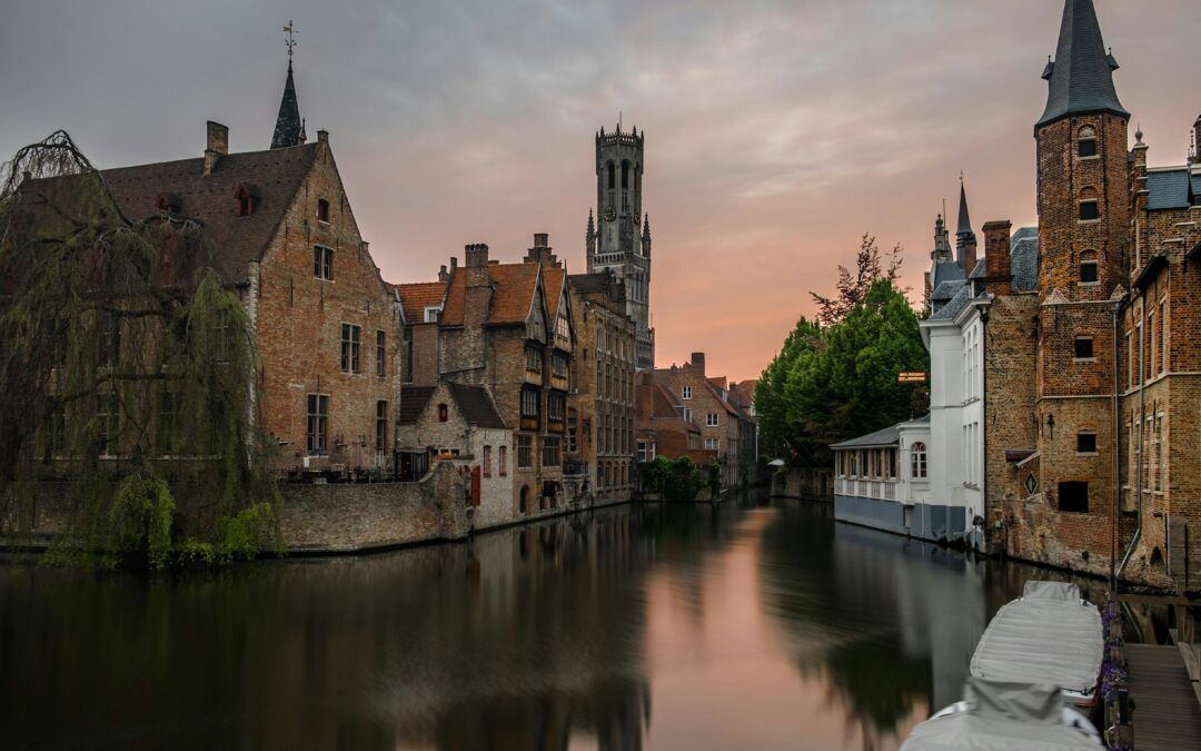 Escapada de un día de París a Brujas, un viaje que escribe su propia carta de amor